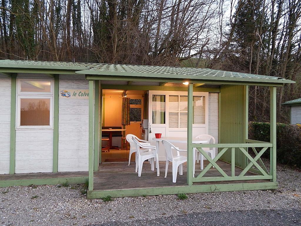 Camping Du Moulin Meyrieu-les-Etangs Exterior photo
