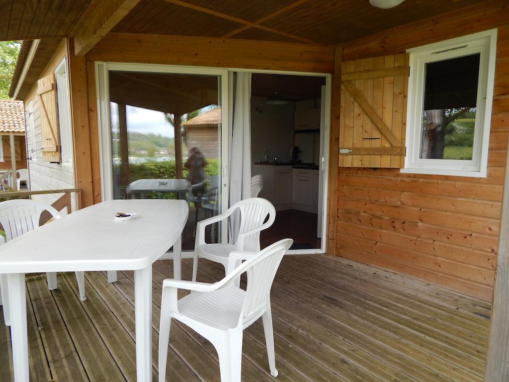 Camping Du Moulin Meyrieu-les-Etangs Room photo